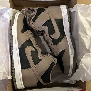 Brand new never worn Nike high top dunks